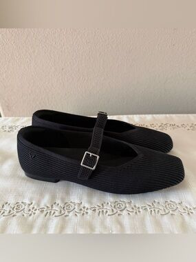Vivaia Black Mary Jane Flats